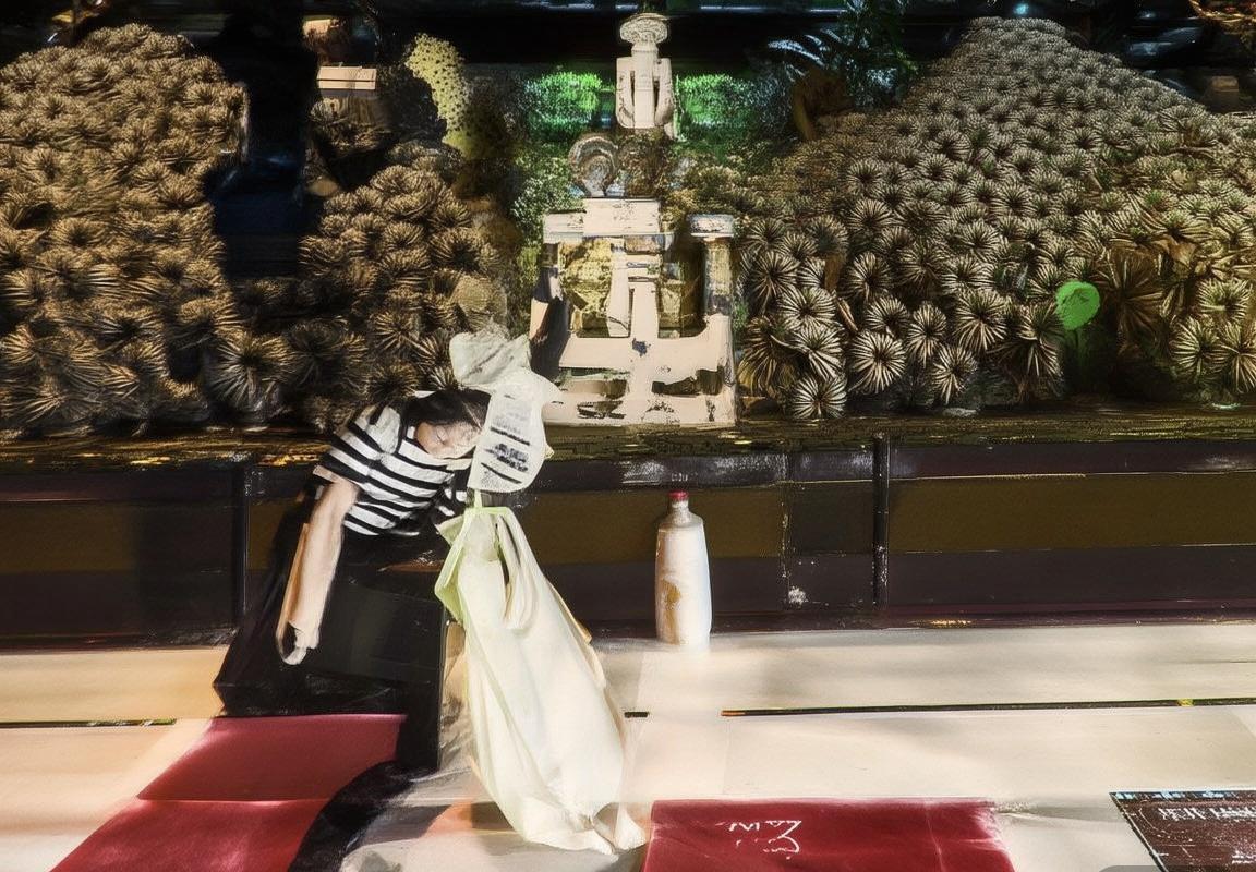 巴萨VS埃因霍温：1比1平局背后的战术博弈与精彩瞬间(图1)